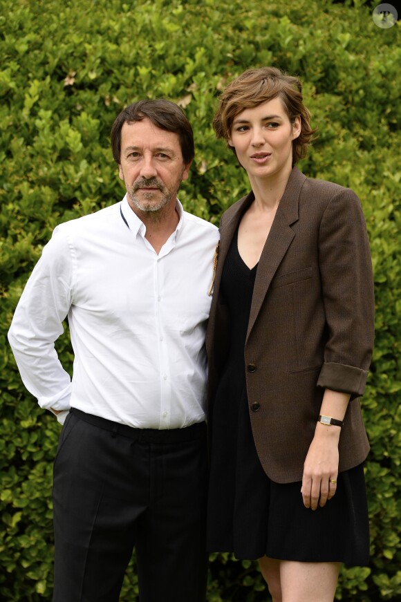 Jean-Hugues Anglade et Louise Bourgoin - Photocall du film "Je suis un soldat" lors de la 8e édition du Festival du film francophone d'Angoulême le 27 août 2015.