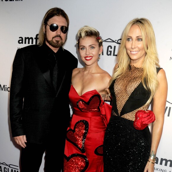 Billy Ray Cyrus, Miley Cyrus et Tish Cyrus - Gala "AmfAR Inspiration Gala" à New York, le 16 juin 2015. 