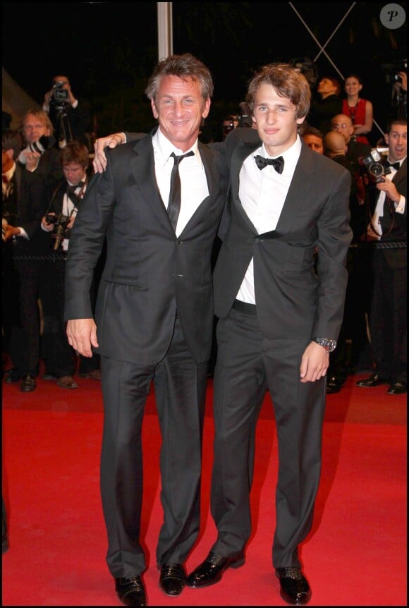 Sean Penn et son fils Hopper lors du Festival de Cannes 2011