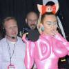 Miley Cyrus fume un joint - Soirée des MTV Video Music Awards à Los Angeles, le 30 août 2015.