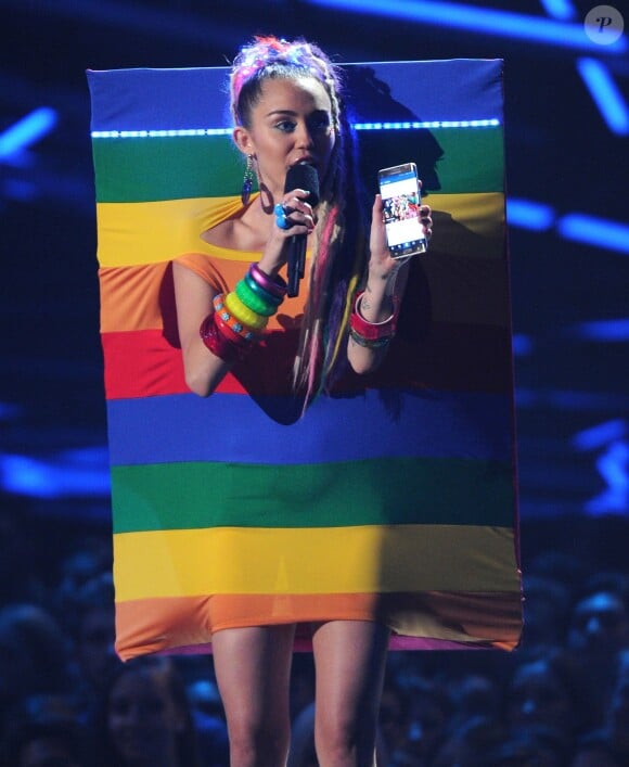 La chanteuse Miley Cyrus - Soirée des MTV Video Music Awards à Los Angeles, le 30 août 2015.