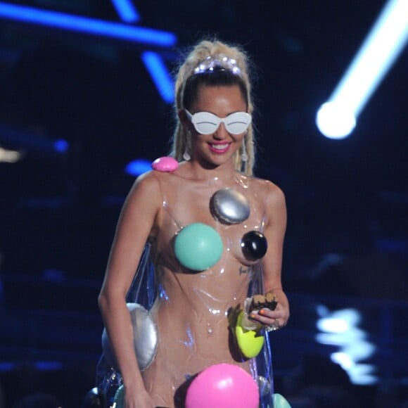 Miley Cyrus - Soirée des MTV Video Music Awards à Los Angeles, le 30 août 2015.