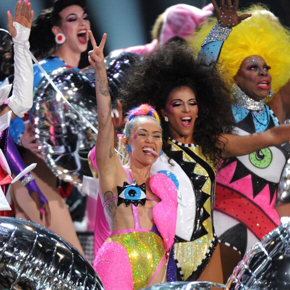 Miley Cyrus - Soirée des MTV Video Music Awards à Los Angeles, le 30 août 2015.