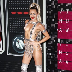 Miley Cyrus - Soirée des MTV Video Music Awards à Los Angeles le 30 aout 2015.