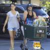 Exclusif - Les jeunes mariés Ian Somerhalder et Nikki Reed font du vélo et du shopping à Los Angeles, le 5 juillet 2015