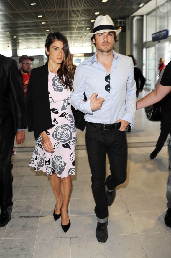 Nikki Reed et Ian Somerhalder - People à l'aéroport de Nice le 22 mai 2015