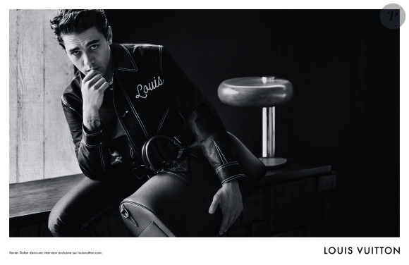 Xavier Dolan photographié par Alasdair McLellan pour la nouvelle campagne publicitaire masculine de Louis Vuitton.