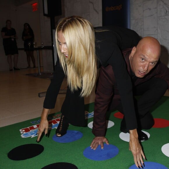 Heidi Klum, Howie Mandel (jeu Twister) - Soirée de l'émission "America's Got Talent" Saison 10 et évènement BBQ à New York, le 2 septembre 2015