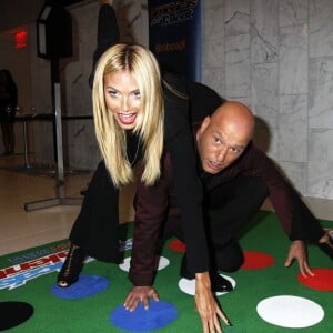 Heidi Klum, Howie Mandel (jeu Twister) - Soirée de l'émission "America's Got Talent" Saison 10 et évènement BBQ à New York, le 2 septembre 2015.