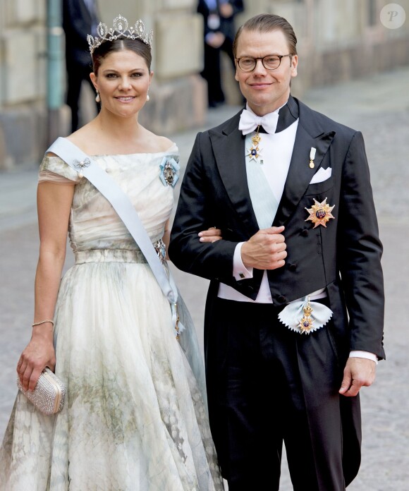 La princesse Victoria et le prince Daniel de suède lors du mariage du prince Carl Philip de Suède avec Sofia Hellqvist à la chapelle du palais royal à Stockholm le 13 juin 2015