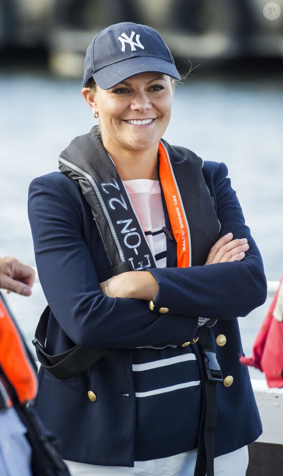La princesse Victoria lors de sa visite d'un parc d'éoliennes off-shore dans l'Etat de Åland le 28 août 2015