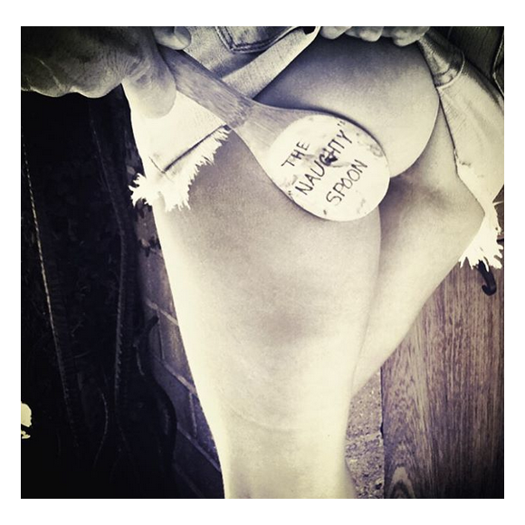 Heidi Klum ou quand la cuisine devient coquine / photo postée sur Instagram.