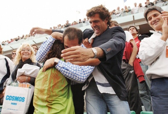 Rafael Nadal avec Miguel Angel Nadal à Paris, le 5 juin 2005.