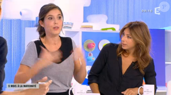 Carole Tolila (chroniqueuse) annonce être enceinte de son deuxième enfant dans Les Maternelles. Sur France 5, le 8 septembre 2015.