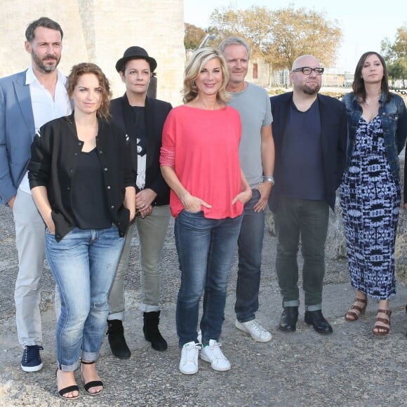 Sophie Le Barbier, Julien Boisselier, Virginie Sauveur, Michèle Laroque, Philippe Lefebvre, Christophe La Pinta, Fanny Robert, Camilla Ahlgren - Photocall du 17e Festival de fiction TV de La Rochelle sur le Vieux Port de La Rochelle le 9 septembre 2015.