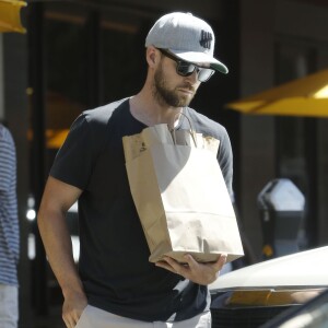 Exclusif - Justin Timberlake fait quelques courses pour le déjeuner à Beverly Hills, le 30 août 2015.