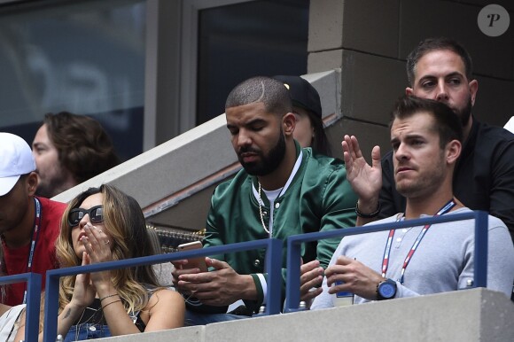 Drake lors des demi-finales de l'US Open à l'USTA Billie Jean King National Tennis Center de Flushing dans le Queens à New York, le 11 septembre 2015