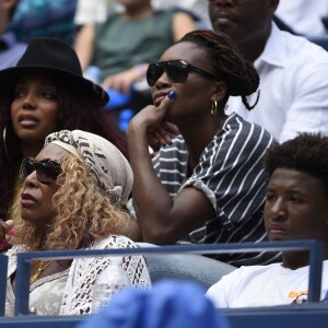 Drake lors des demi-finales de l'US Open à l'USTA Billie Jean King National Tennis Center de Flushing dans le Queens à New York, le 11 septembre 2015