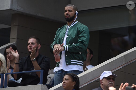 Drake lors des demi-finales de l'US Open à l'USTA Billie Jean King National Tennis Center de Flushing dans le Queens à New York, le 11 septembre 2015