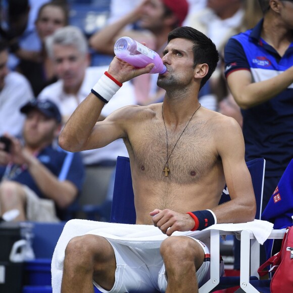 Novak Djokovic lors de sa demi-finale de l'US Open à l'USTA Billie Jean King National Tennis Center de Flushing dans le Queens à New York, le 11 septembre 2015