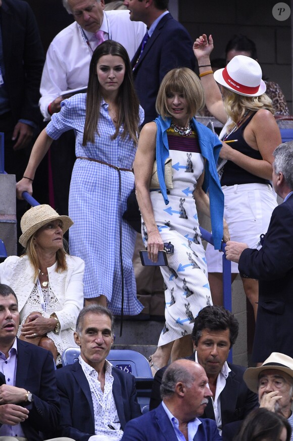 Anna Wintour et sa fille Bee Shaffer lors de la finale de l'US Open entre Roger Federer et Novak Djokovic à l'USTA Billie Jean King National Tennis Center de Flushing dans le Queens à New York, le 13 septembre 2015