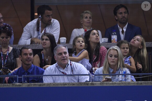 Lindsey Vonn, Gavin Rossdale et les jumelles de Roger Federer, Charlene Riva et Myla Rose lors de la finale de l'US Open à l'USTA Billie Jean King National Tennis Center de Flushing dans le Queens à New York le 13 septembre 2015