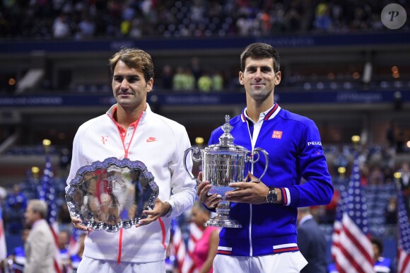 Novak Djokovic et Roger Federer lors de la finale de l'US Open à l'USTA Billie Jean King National Tennis Center de Flushing dans le Queens à New York le 13 septembre 2015