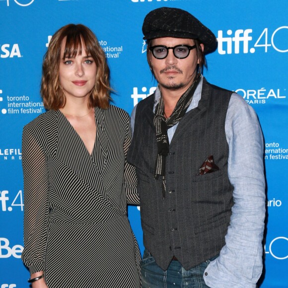 Dakota Johnson et Johnny Depp - Conférence de presse de "Black Mass" pendant le festival du film de Toronto le 14 septembre 2015.