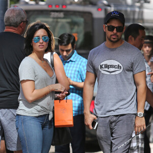 Demi Lovato et Wilmer Valderrama font les boutiques à Vancouver, le 19 juillet 2015