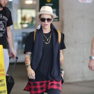 Exclusif - L'actrice DJette Ruby Rose à l'aéroport de Vancouver le 21 août 2015.