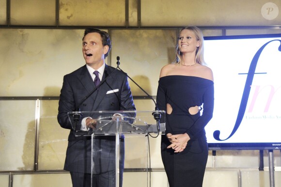 L'acteur Tony Goldwyn (Scandal) et Toni Garrn lors de la 3e édition des Daily Front Row's Fashion Media Awards au l'hôtel Park Hyatt. New York , le 10 septembre 2015.