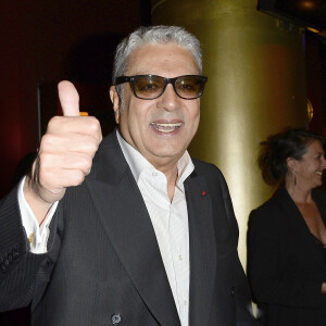 Enrico Macias lors de l'avant-première du film "24 jours" au cinéma Gaumont Marignan à Paris, le 10 avril 2014