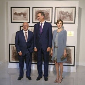 Le roi Felipe VI et la reine Letizia d'Espagne à l'Université Miami Dade College le 17 septembre 2015, visitant une exposition de gravures consacrée à l'Espagnol Pedro Menendez de Aviles, fondateur au XVIe siècle de Saint Augustine et ancien gouverneur de la Floride espagnole.