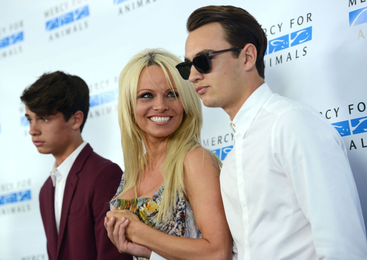 Photo : Pamela Anderson et ses fils Brandon Lee, Dylan Lee- Tapis rouge