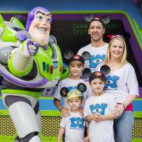 Melissa Joan Hart à Disney : Sortie en famille pour les 3 ans de son fils Tucker