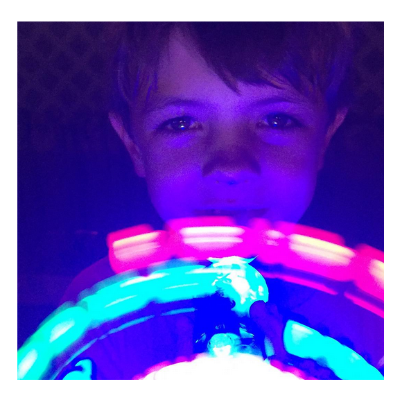 Melissa Joan Hart a passé la journée en famille à Disney pour le troisième anniversaire de son fils Tucker / photo postée sur Instagram.
