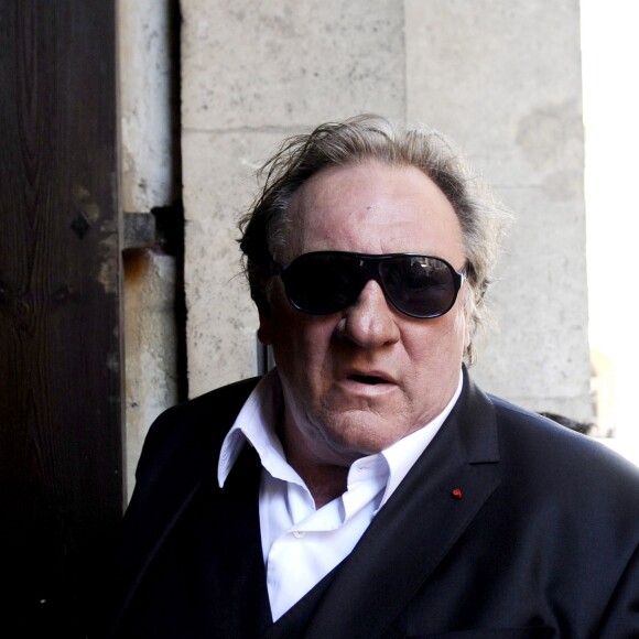 Gérard Depardieu, en tournage à Marseille, vient saluer le maire Jean-Claude Gaudin à l'Hotel de Ville le 1er septembre 2015.