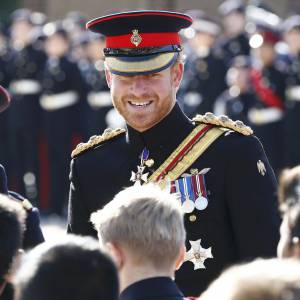 Le prince Harry en visite surprise à l'école royale militaire Duke d'York à Dover dans le Kent le 28 septembre 2015