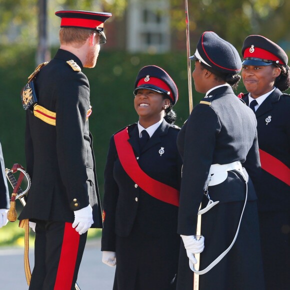 Le prince Harry a rendu une visite surprise aux 406 élèves de l'école militaire royale Duke d'York à Dover dans le Kent le 28 septembre 2015