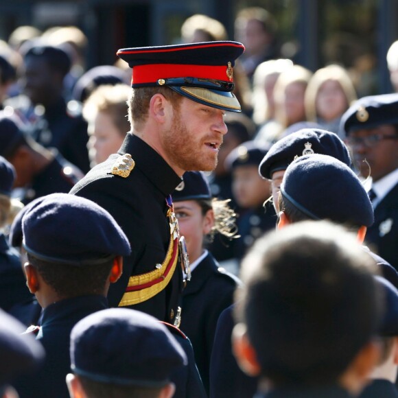 Le prince Harry a rendu une visite surprise aux 406 élèves de l'école militaire royale Duke d'York à Dover dans le Kent le 28 septembre 2015