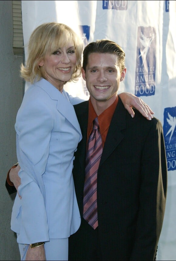Danny Pintauro et Jugith Light lors de la 11e cérémonie annuelle des Angel Awards à Hollywood, le 22 août 2004