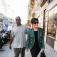 Kris Jenner et son compagnon Corey Gamble se promènent rue Pierre Charron, dans le 8e arrondissement. Paris, le 30 septembre 2015.