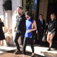 Kendall Jenner et Hailey Baldwin quittent l'hôtel George V pour aller au Café de Flore. Paris, le 30 septembre 2015.
