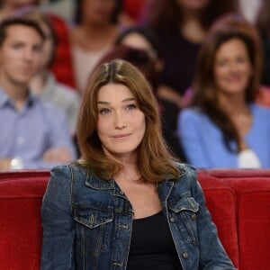 Carla Bruni - Enregistrement de l'émission "Vivement Dimanche" consacrée à Chrsitophe Willem, à Paris le 29 Septembre 2015. Diffusion le 4 octobre 2015.