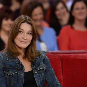 Carla Bruni - Enregistrement de l'émission "Vivement Dimanche" consacrée à Chrsitophe Willem, à Paris le 29 Septembre 2015. Diffusion le 4 octobre 2015.