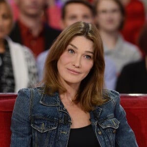 Carla Bruni - Enregistrement de l'émission "Vivement Dimanche" consacrée à Chrsitophe Willem, à Paris le 29 Septembre 2015. Diffusion le 4 octobre 2015.