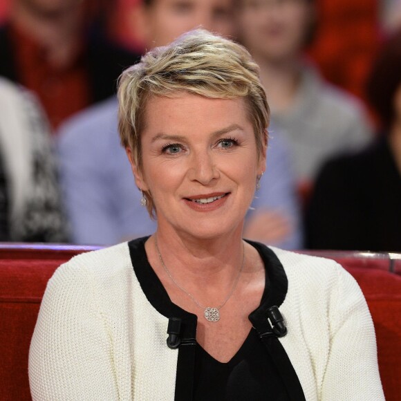 Elise Lucet - Enregistrement de l'émission "Vivement Dimanche" consacrée à Chrsitophe Willem, à Paris le 29 Septembre 2015. Diffusion le 4 octobre 2015.