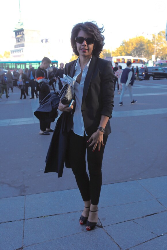 Audrey Pulvar arrive à l'Opéra Bastille pour assister au défilé Courrèges (collection printemps-été 2016). Paris, le 30 septembre 2015.