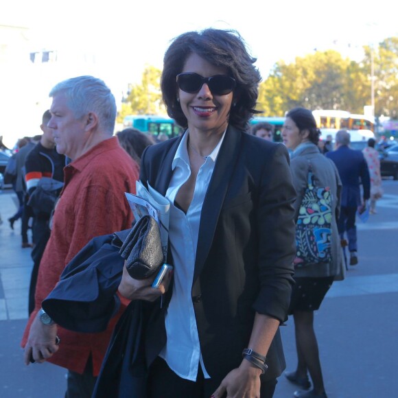 Audrey Pulvar arrive à l'Opéra Bastille pour assister au défilé Courrèges (collection printemps-été 2016). Paris, le 30 septembre 2015.