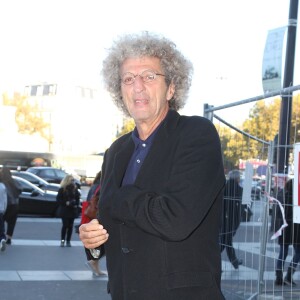 Elie Chouraqui arrive à l'Opéra Bastille pour assister au défilé Courrèges (collection printemps-été 2016). Paris, le 30 septembre 2015.